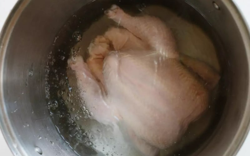 Giu-nuoc-luot-ga-o-muc-soi-vua-phai