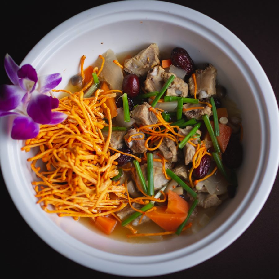 Mon-an-duoc-che-bien-voi-dong-trung-ha-thao-giup-tri-benh-xo-vua-dong-mach